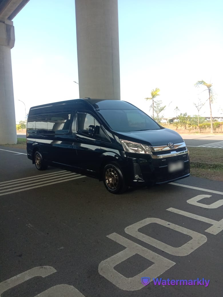 Toyota Hiace Premio