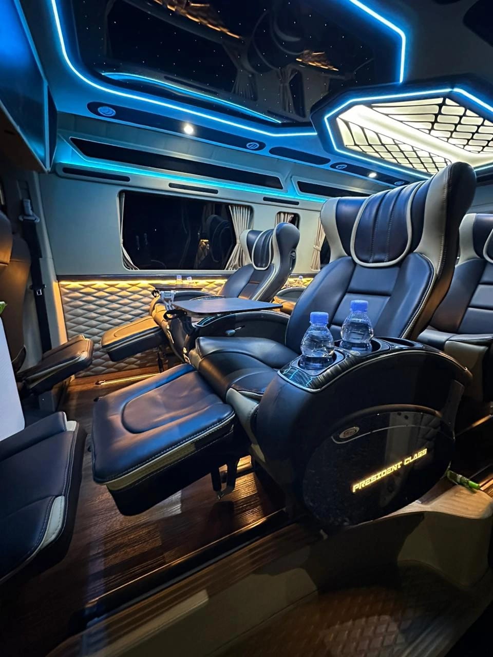 Toyota Hiace Premio