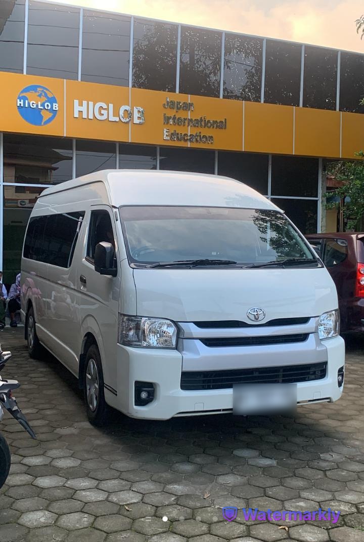 Toyota Hiace Commuter