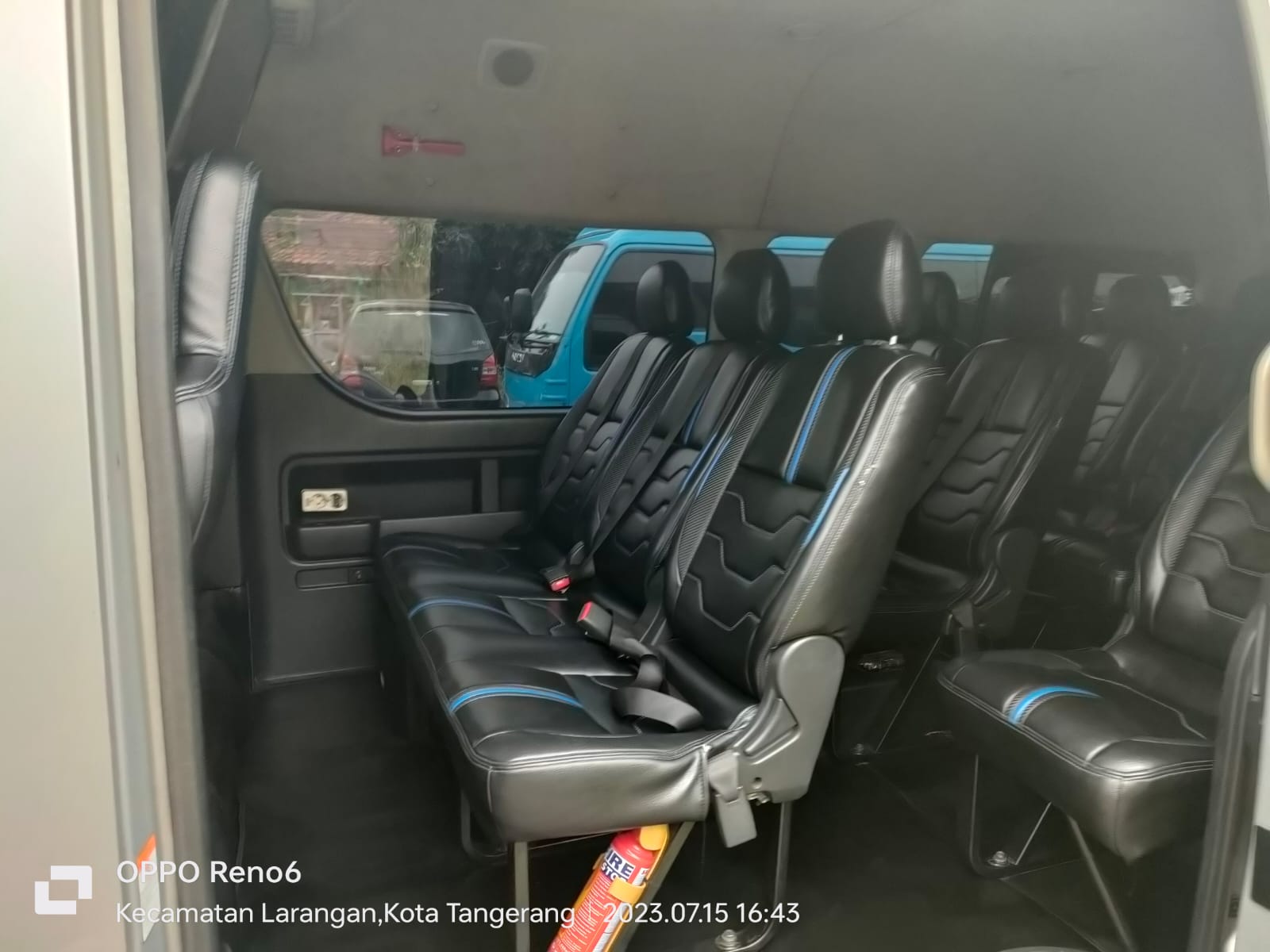 Toyota Hiace Commuter